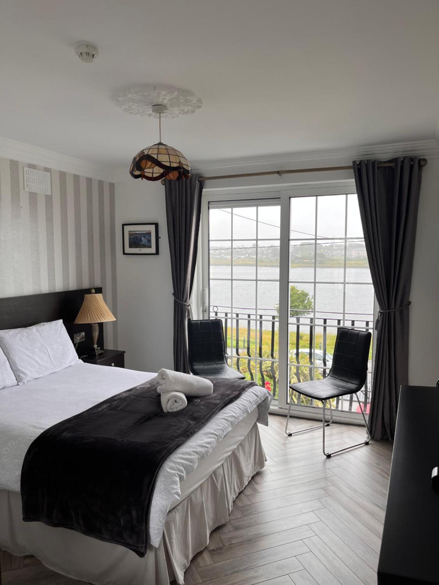 The Light House Hotel Galway Kamer foto