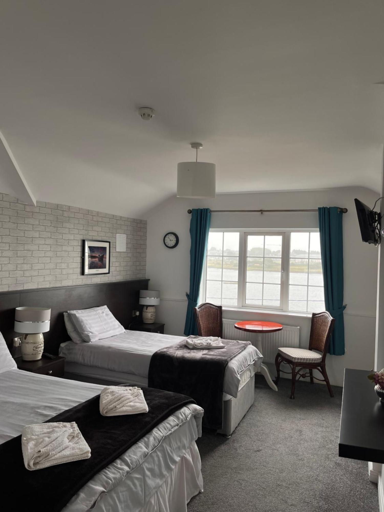 The Light House Hotel Galway Kamer foto